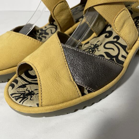 Fly London CRISSCROSS Peeptoe Sandal Size 10/41 Bumblebee Bronze Block Heel NEW - Picture 4 of 13